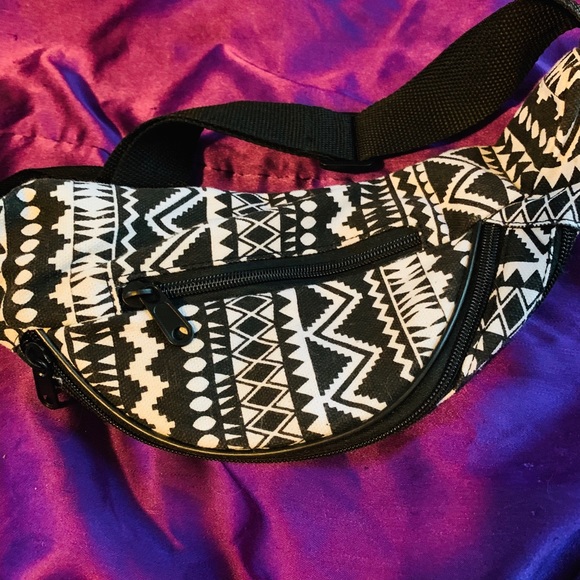 Handbags - 🐈🐈🐈Brand new fannypack